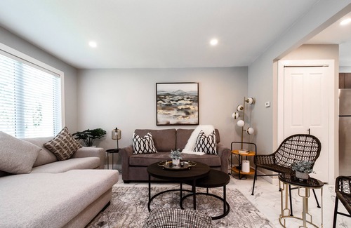 Northeast Edmonton House | Park Life Escape-King Beds-Sleeps 10-Pet Friendly!