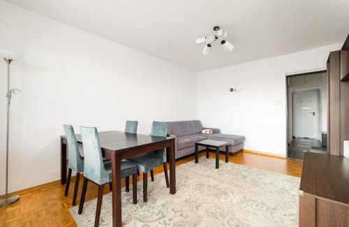 Praga Poludnie Apartment | Park Skaryszewski Homely Apartment by BookingHost