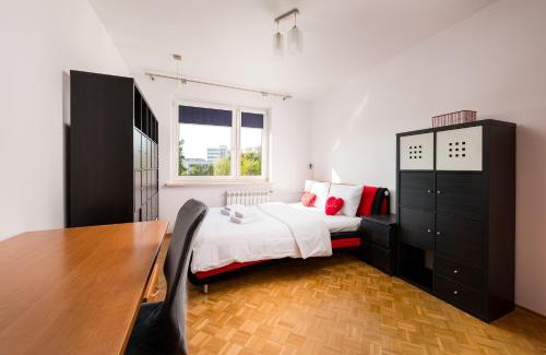 Praga Poludnie Apartment | Park Skaryszewski Homely Apartment by BookingHost
