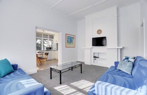 Glenelg Apartment | Park View Suite by the Beach