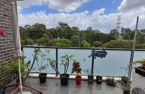 Campsie Apartment | Park views, homely & convenient location