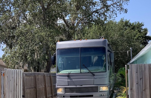 Tarpon Springs RV Rental | Park Your RV and Play at America's Top Beaches
