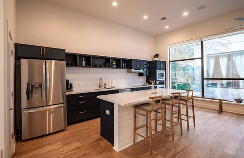 MacGregor House | parkhaus htx | by museum district | 2br2.5ba