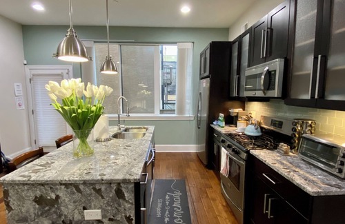 Center City House | Parking Roofdeck Hot Tub in Large Home near Convention Center