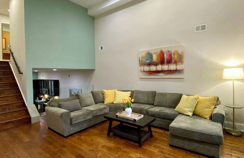 Center City House | Parking Roofdeck Hot Tub in Large Home near Convention Center