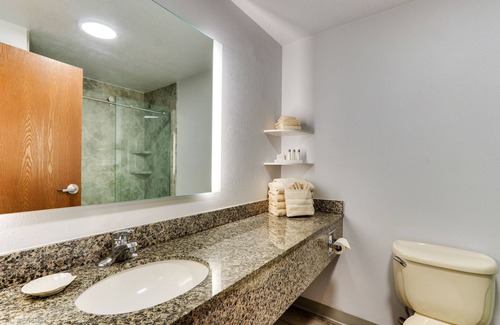 Traverse City Hotel | ParkShore Resort