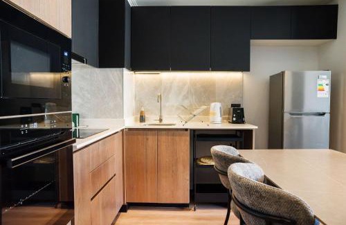 Providencia Apartment | Parkside Oasis Luxe 2BR Retreat w Pool BBQ & Gym Access