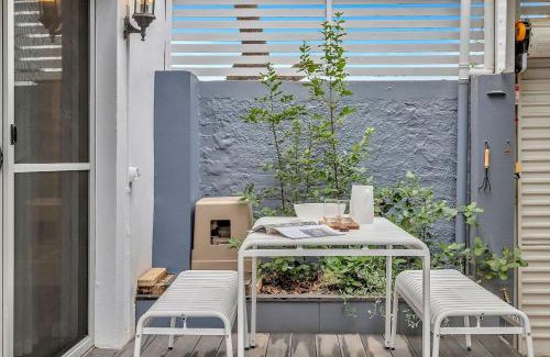 North Adelaide House | 'Parkstone' Modern Elegance near CBD & Zoo