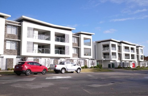 Rockingham Apartment | Parkview Suites Unit 23