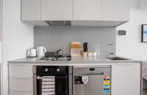 Parkville Apartment | Parkville 2BR Apt/Zoo/Playground/Parks/Hospital