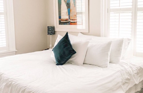 Edenton Bed & Breakfast | Parlay Room - Captain's Quarters Inn, Downtown Historic Edenton