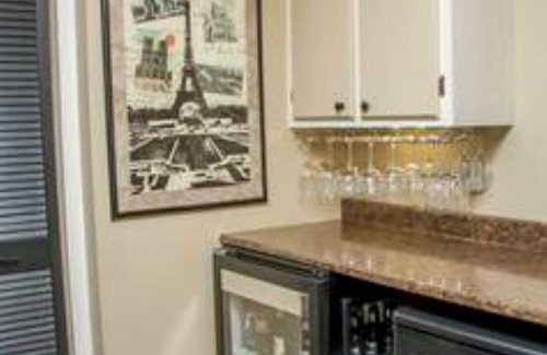 The Bluff Cottage | Parlee Beach Vacation Home on the Bluff 5 minutes from the Beach