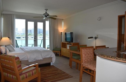Puerta de Tierra Apartment | Parlor w Ocean & Lagoon view 2 guests + parking (E14)