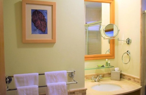 Puerta de Tierra Apartment | Parlor w Ocean view 2 guests + parking (C05)