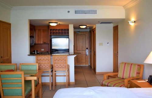 Puerta de Tierra Apartment | Parlor w Ocean view 2 guests + parking (C05)