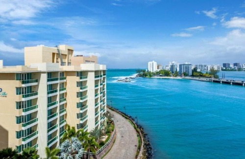 Puerta de Tierra Apartment | Parlor w Ocean views 2 guests + parking (C08)