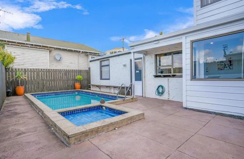 Parnell House | Parnell Home with Pool, Parking and Rangitoto View