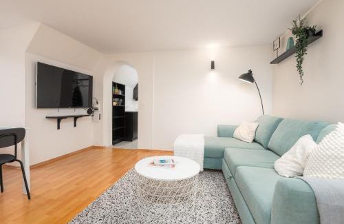 Parnu Apartment | Pärnu Old Town Apartment with Patio