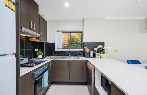 Parramatta Apartment | Parramatta New 2Bedroom apt close to TrainShoping