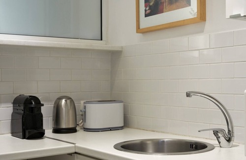 Athens City Centre Apartment | Parthenon 2BD Apartment