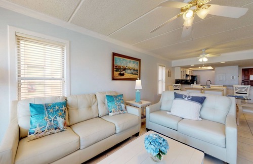 South Padre Island Condo | Partial ocean-view condo with WiFi, hot tub & pool - close to entertainment