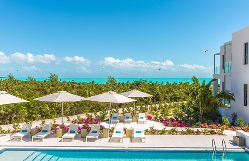 Long Bay Apartment | Partial Oceanview Studio @LongBay & Free Breakfast now 'til end June