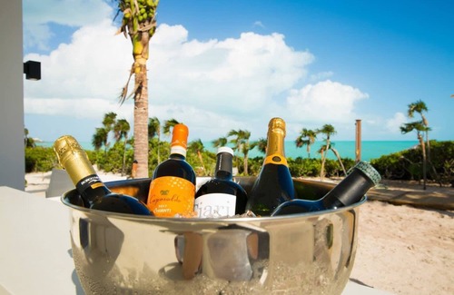 Long Bay Apartment | Partial Oceanview Studio Plus Free Breakfast now 'til end June