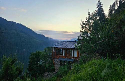 Kullu Villa | Parvati's Lap Mountain Villa- MEGHBARI