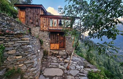 Kullu Villa | Parvati's Lap Mountain Villa- MEGHBARI