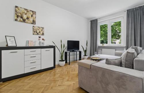 Saska Kepa Apartment | Paryska by Solarento