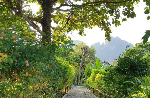 Vang Vieng House | Pasanchai Bungalow