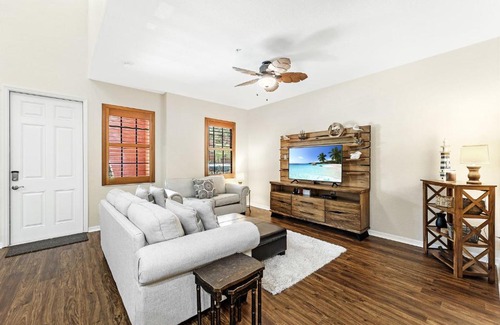 Biggar Apartment | Paseo 4107