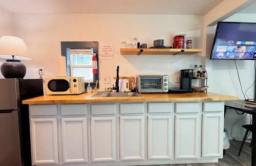 Central Oklahoma City Apartment | Paseo Nook Studio | $1600/month | Parking + Kitchenette #34B