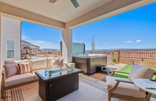 Washington House | Paseos 1317 Sleeps 10 guest, Private Spa, Putting Green, EV Charger, Nintendo Switch and more!