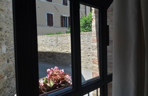Montalcino House | Pasqui Villas: Capanna ,country chic house in a village: garden,pool,view,WIFi