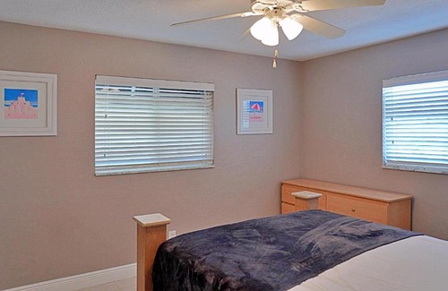 Vina Del Mar Island House | Pass-A-Grille Vina Del Mar 2173 by TechTravel