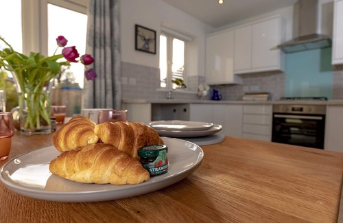 Ludwel House | Pass the Keys | 2 Bedroom Home Near the Heart of Ludlow