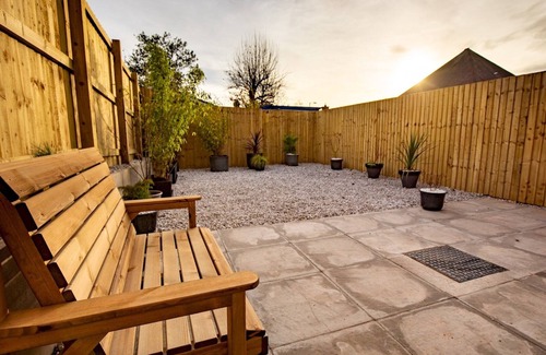 Ludwel House | Pass the Keys | 2 Bedroom Home Near the Heart of Ludlow