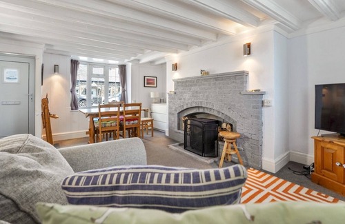 Borth House | Pass the Keys | 3-bedroom beach house with off street parking