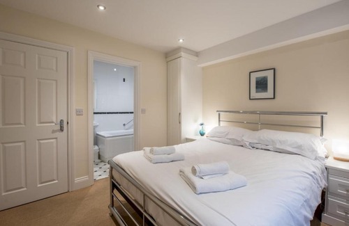 Tenby Apartment | Pass the Keys 3 Goscar Court, Tenby