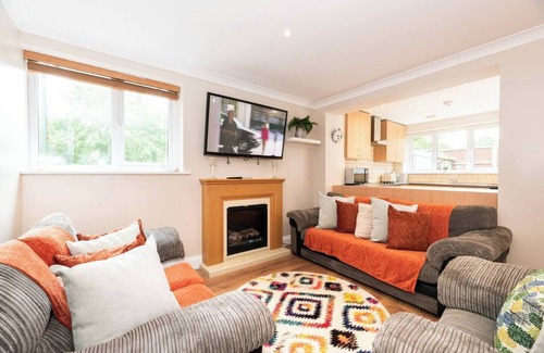 Burnt Oak House | Pass the Keys | 3BR Free Parking House Mins to Central London