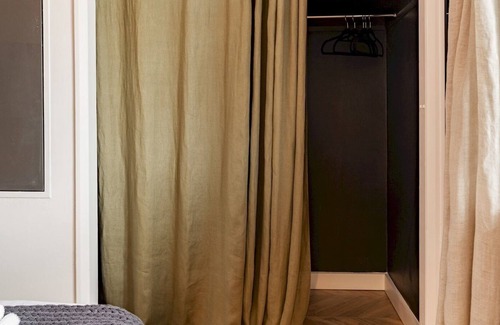 Hoole House | Pass the Keys | 74 Lightfoot Sleeps 2 Stylish & Modern home Hoole With parking