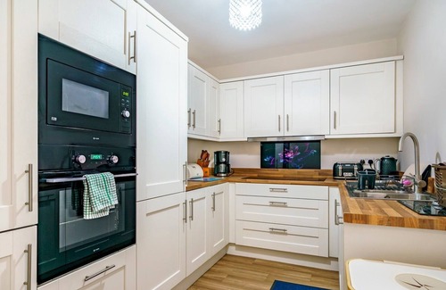 Gaeltacht Quarter House | Pass the Keys | Beautiful & Spacious 4 Bed | Historical W. Belfast