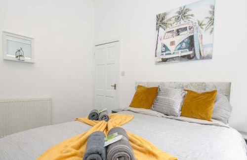 Brighouse House | Pass the Keys Brighouse Central - Ideal For Workers