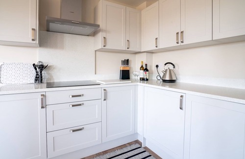 Chipping Campden House | Pass the Keys | Chestnut Cottage | parking | stunning views