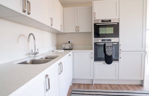 Chipping Campden House | Pass the Keys | Chestnut Cottage | parking | stunning views