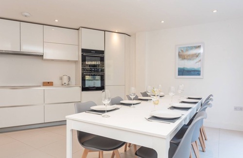 Richmond-upon-Thames House | Pass the Keys | Fabulous house central Richmond