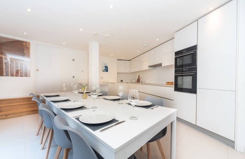 Richmond-upon-Thames House | Pass the Keys | Fabulous house central Richmond