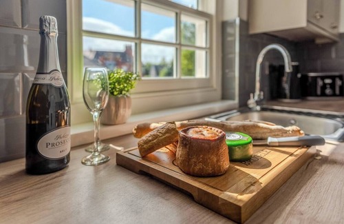 Broseley Apartment | Pass the Keys | Hillarys' Hideaway at The Iron House