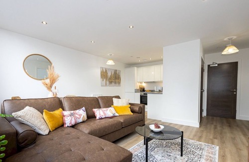 Old Trafford Apartment | Pass the Keys | Modern Luxury 1 bed apartment free parking